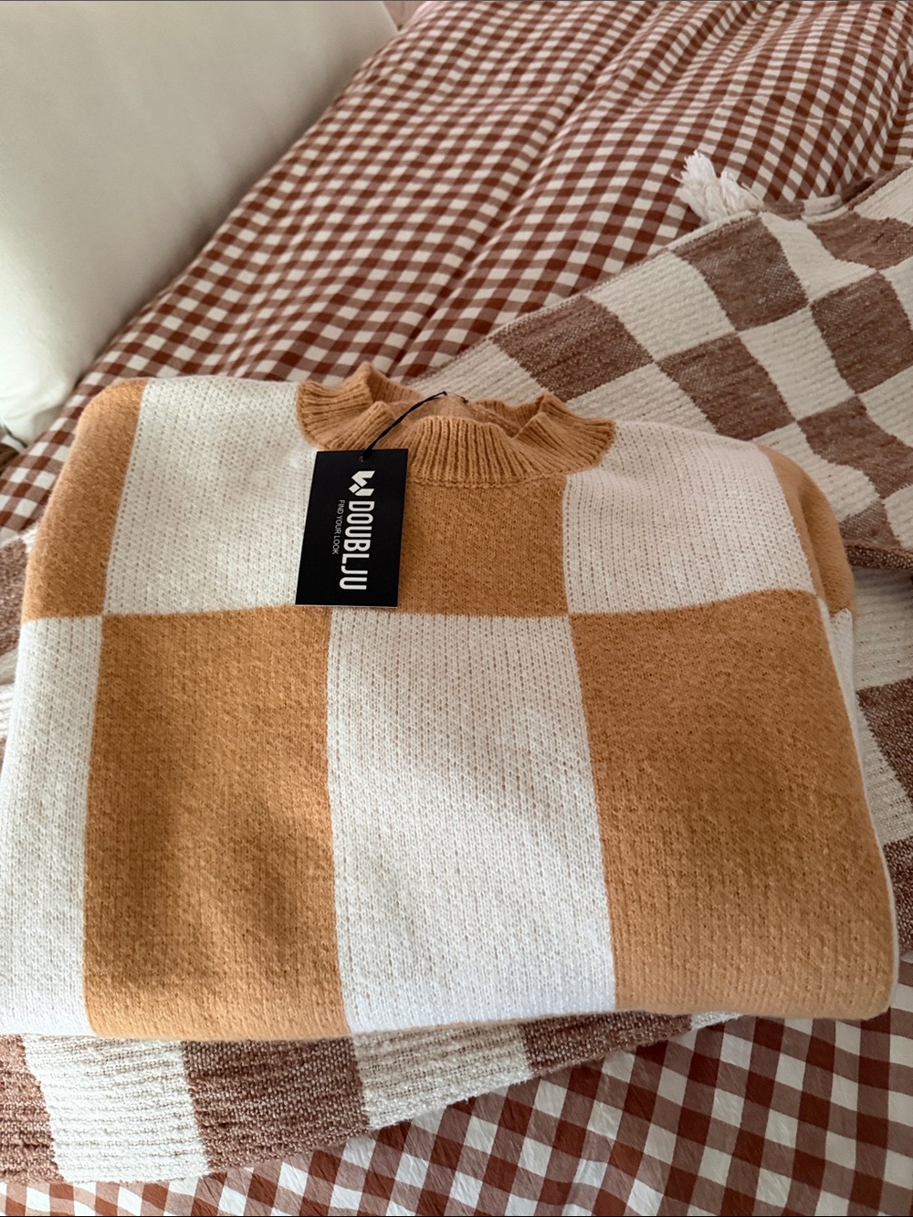 Doublju Checkerboard Crewneck Sweater in Cream and Tan large - Picture 8 of 8